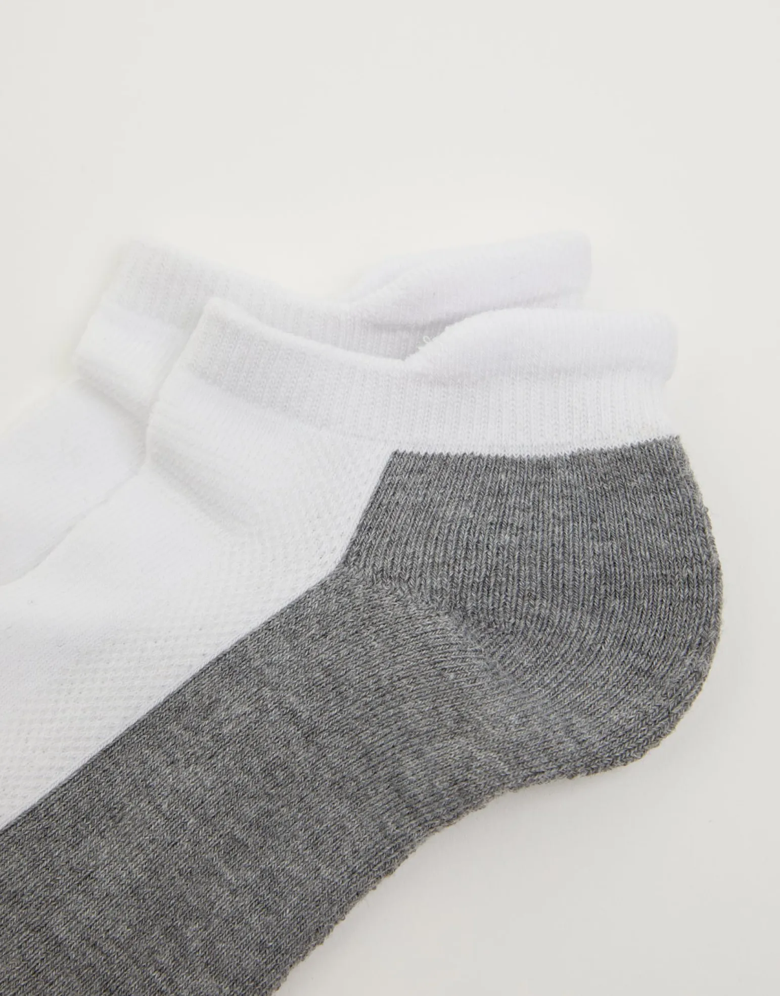 Ankle Sport Socks in White/grey