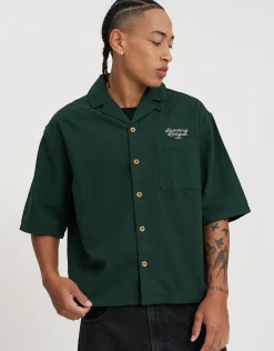 Austin Chain Stitch Cropped Short Sleeve Shirt in Forest Green