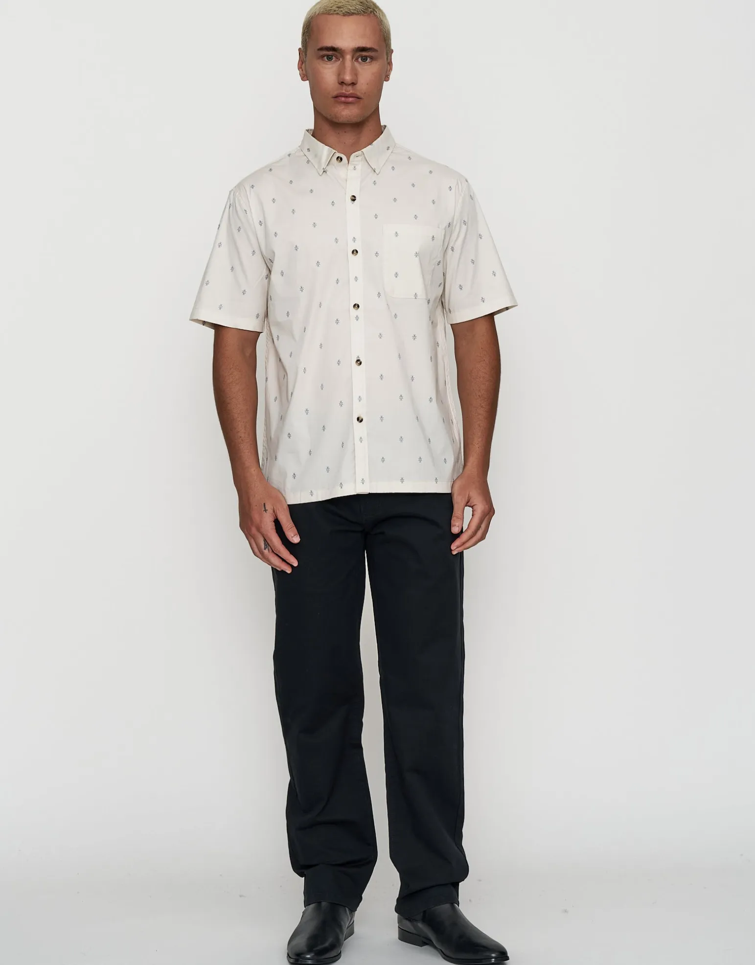 Azura Short Sleeve Shirt in Light Blue