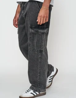Baggy Fit Cargo Jeans in Swedish Black