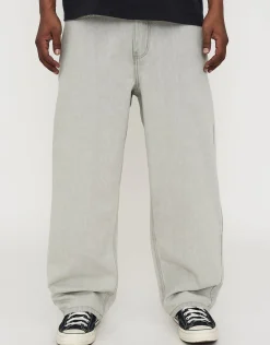 Baggy Fit Jeans in Mid Wash