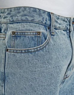 Baggy Fit Jeans in Mid Wash