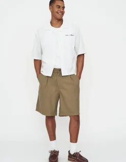 Baggy Fit Pleated Shorts in Khaki