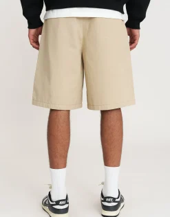 Baggy Fit Pleated Shorts in Tan