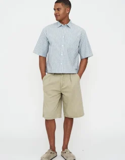 Baggy Fit Twill Pleated Shorts in Tan