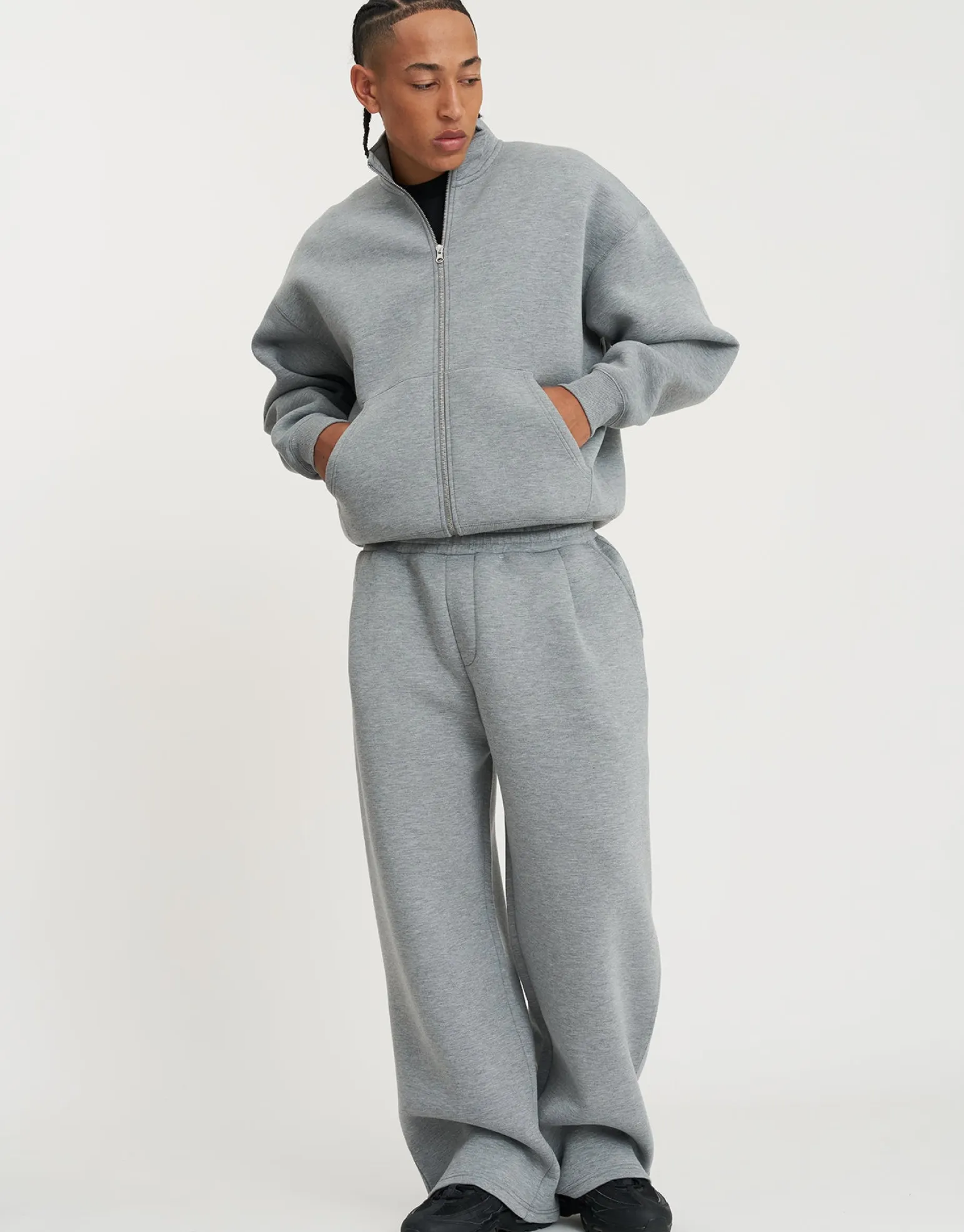 Barrel Fit Scuba Deboss Track Pants in Grey Marle