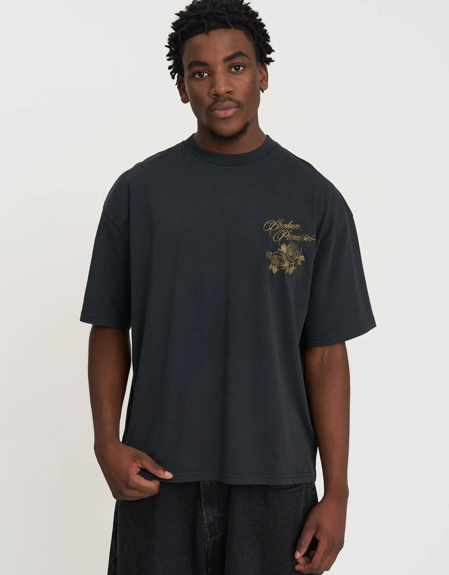 Broken Promises Box Fit T Shirt in Blanc