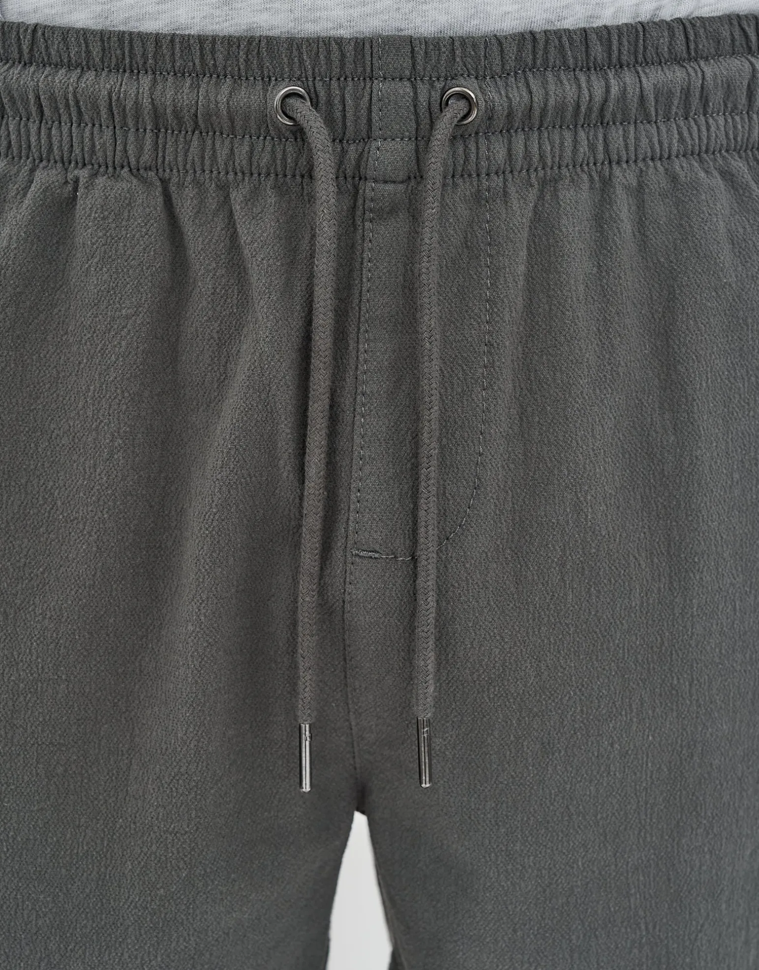 Crinkle Texture Elastic Waist Shorts in Black