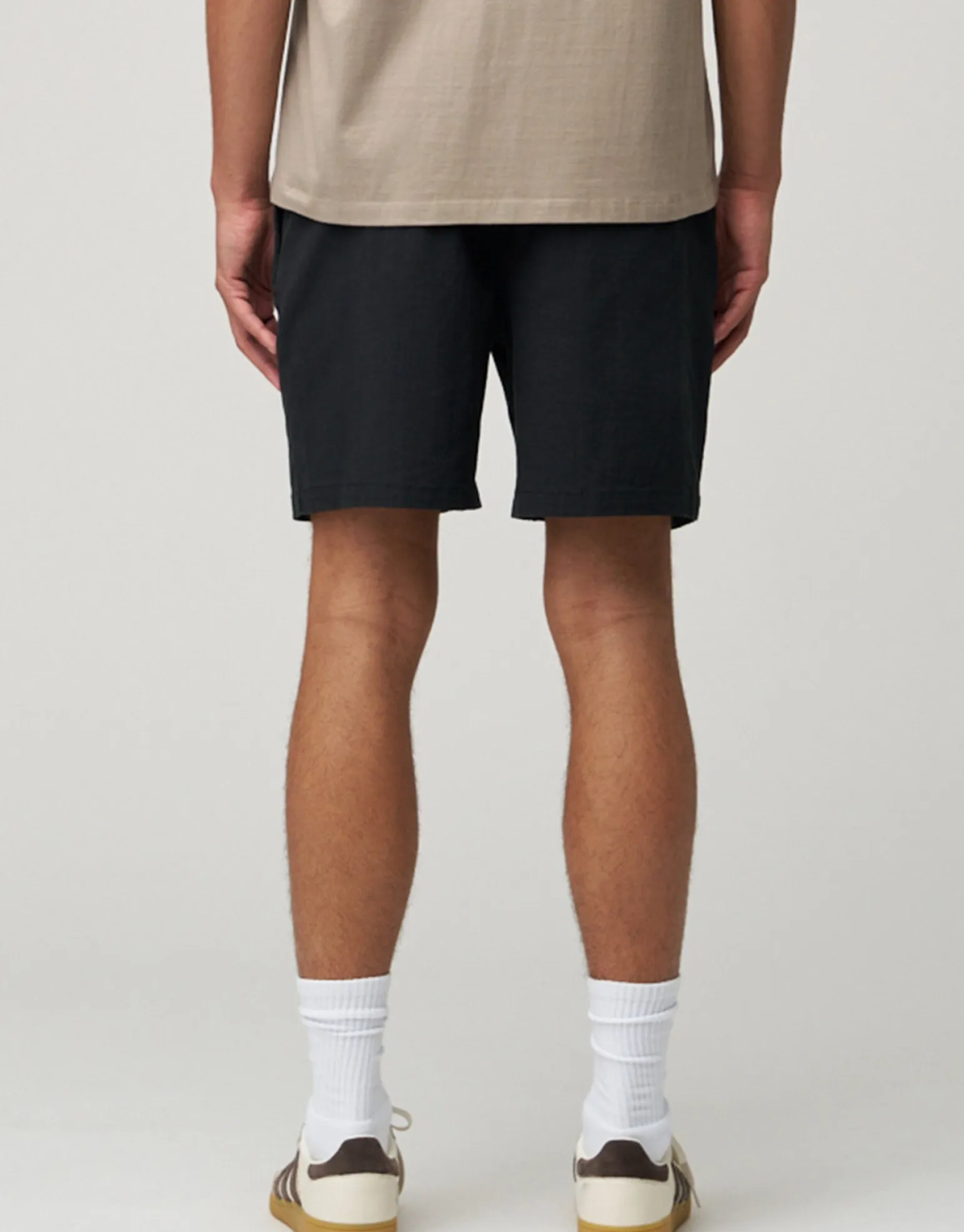 Crinkle Texture Elastic Waist Shorts in Black