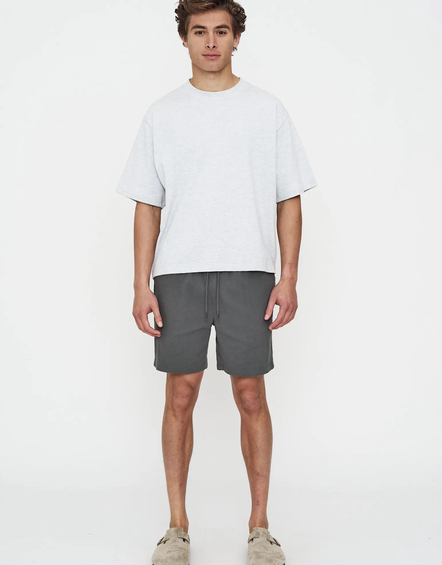 Crinkle Texture Elastic Waist Shorts in Black
