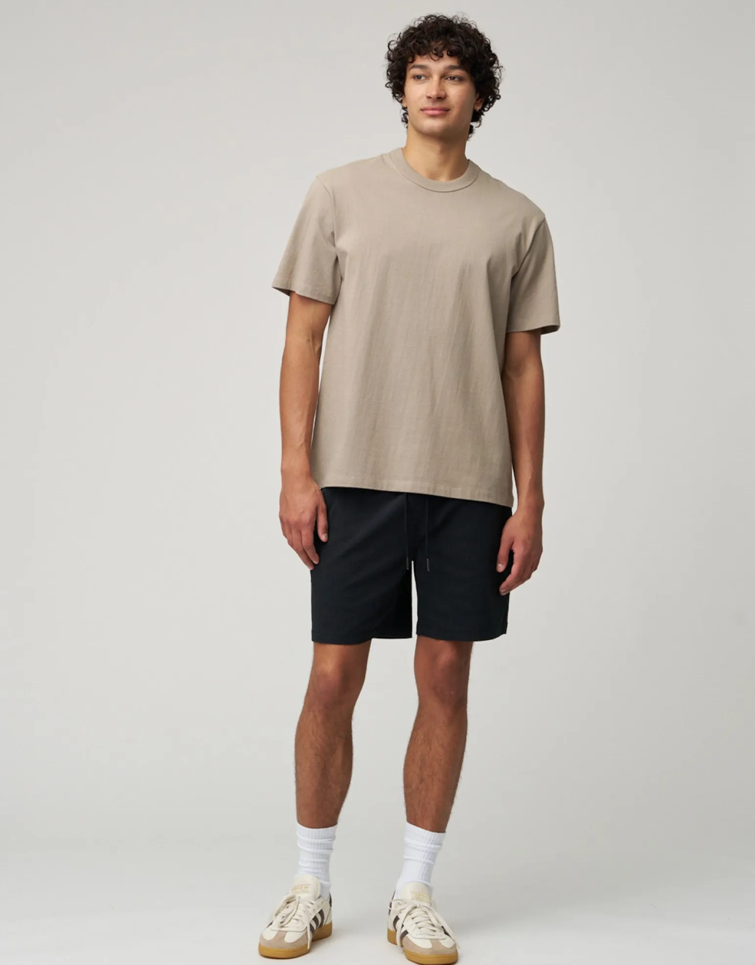 Crinkle Texture Elastic Waist Shorts in Black