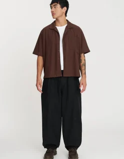 Cropped Plisse Embroidered Short Sleeve Shirt in Black