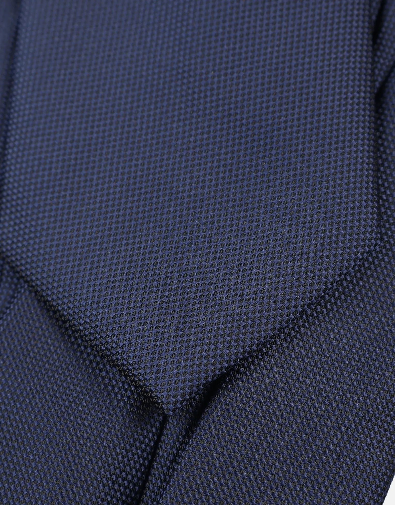 Dot Textured Slim Tie in Burgundy