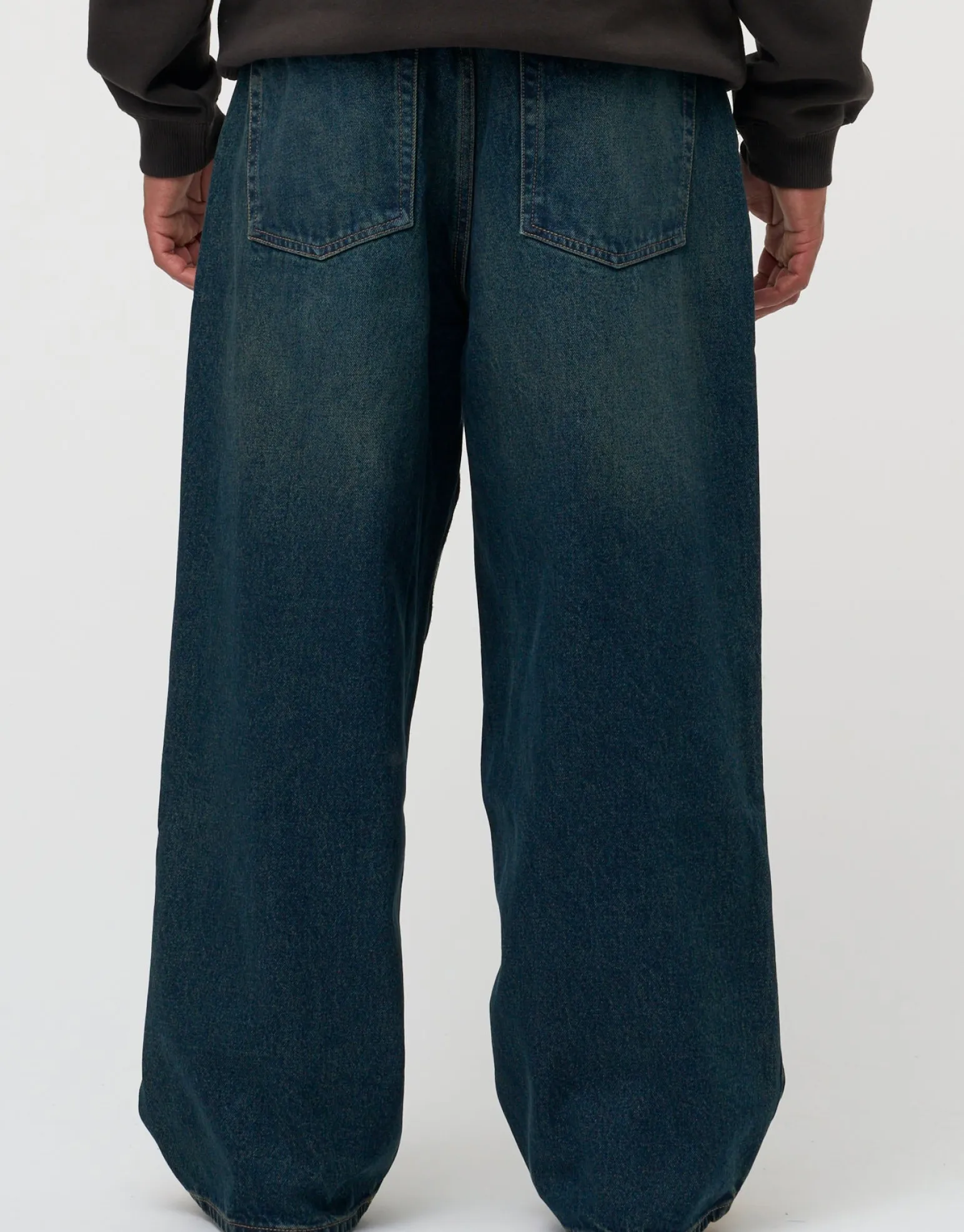 Extra Baggy Fit Jeans in Washed Black