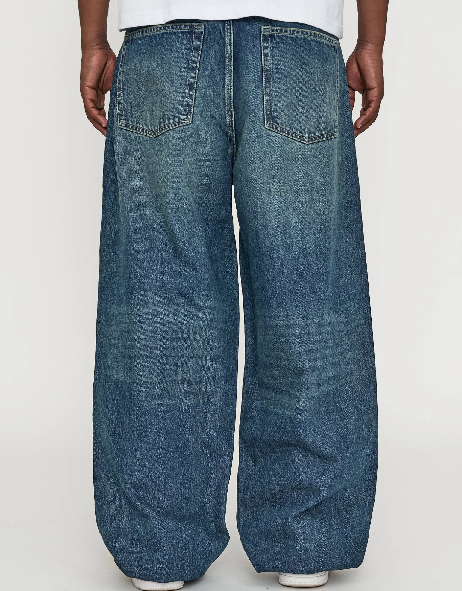 Extra Baggy Fit Jeans in Washed Black