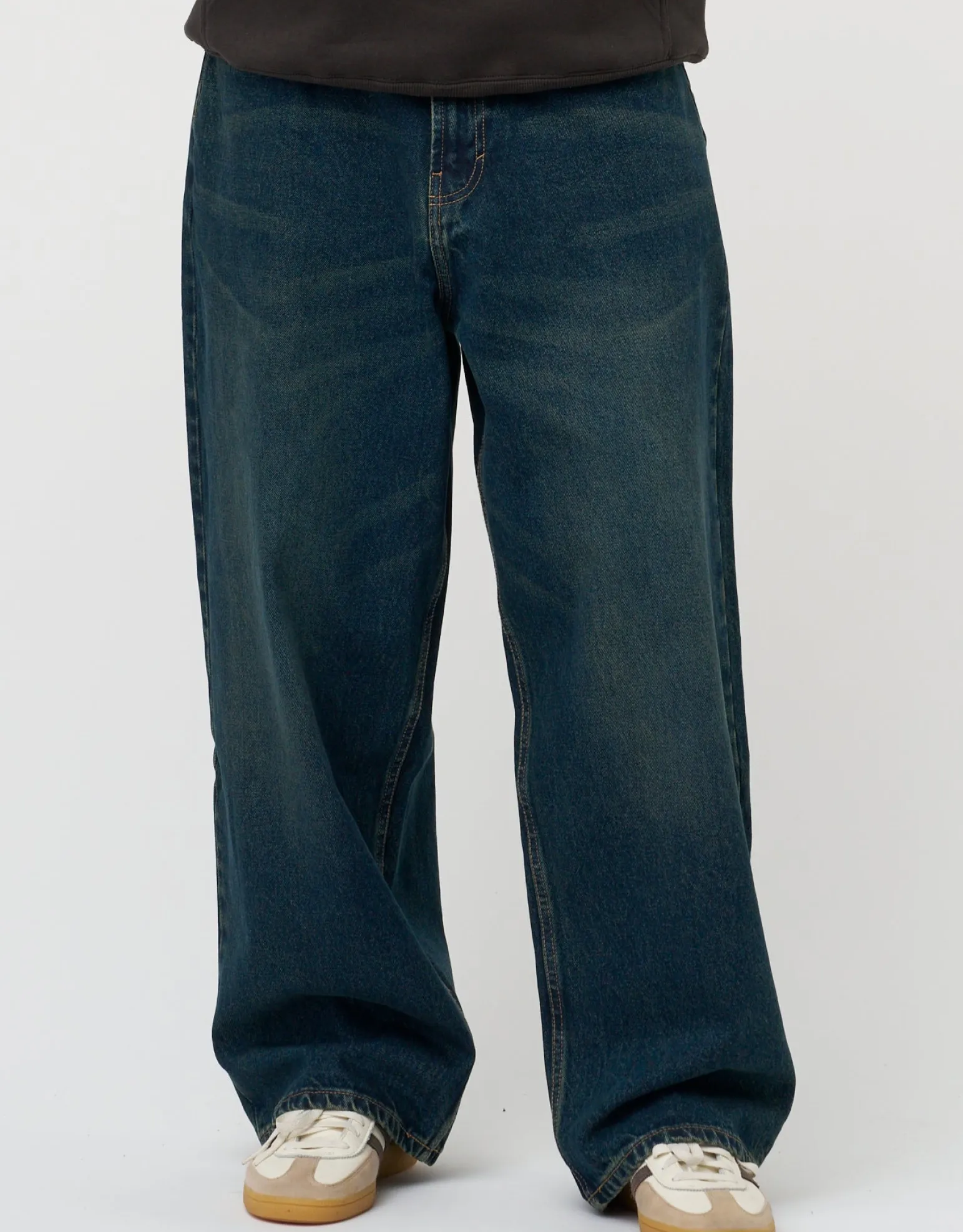 Extra Baggy Fit Jeans in Washed Black