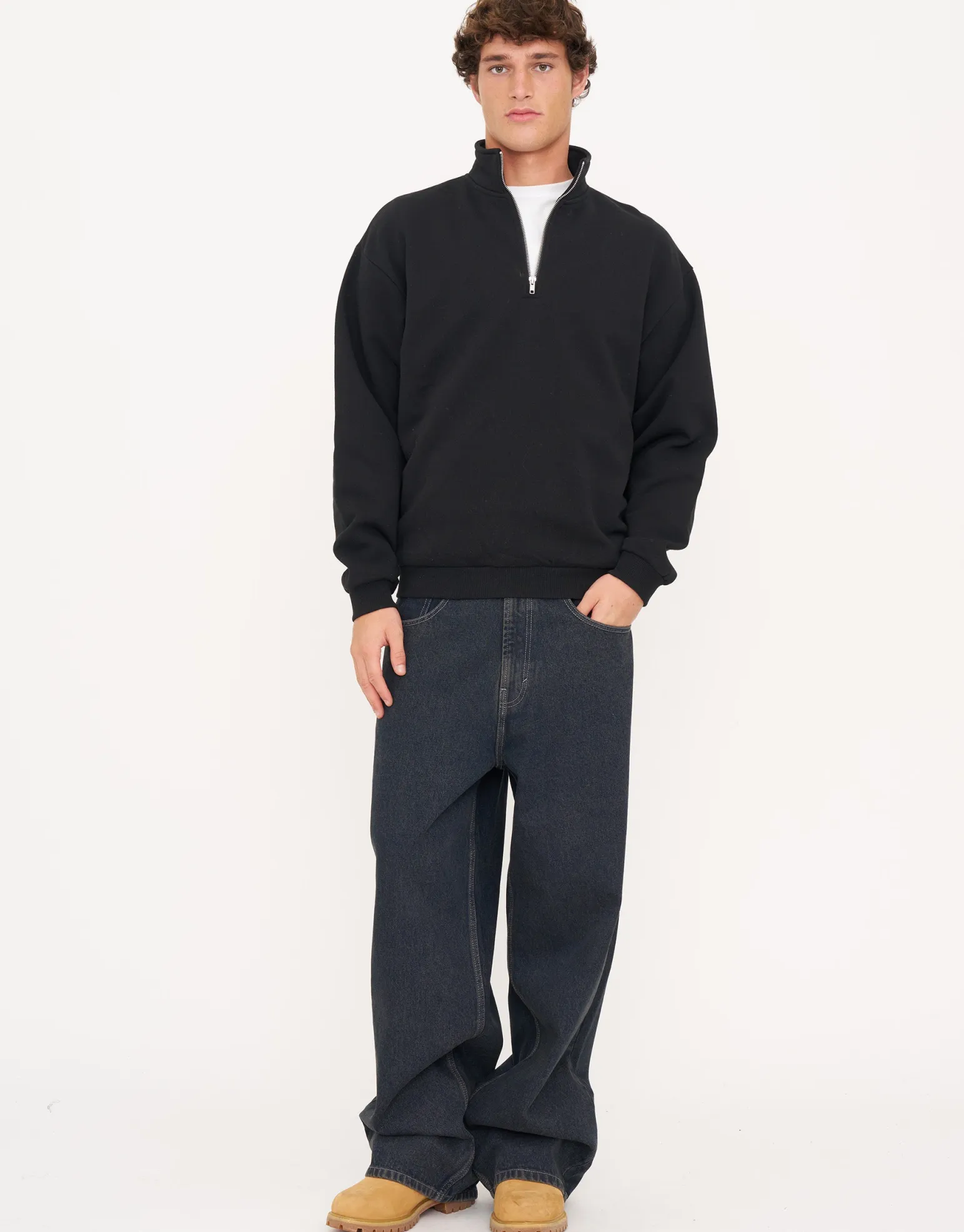 Extra Baggy Fit Jeans in Washed Black
