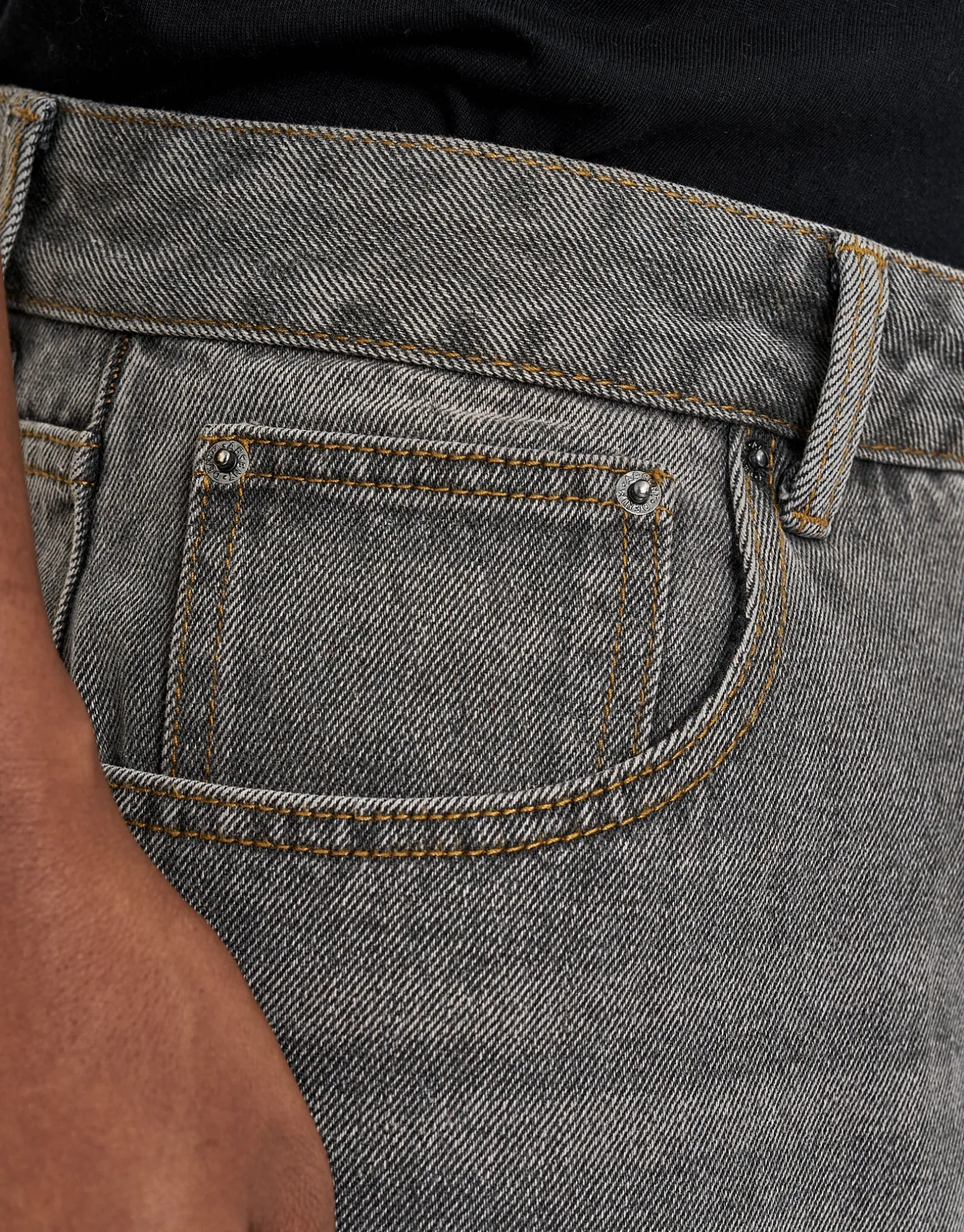 Extra Baggy Fit Jeans in Washed Black