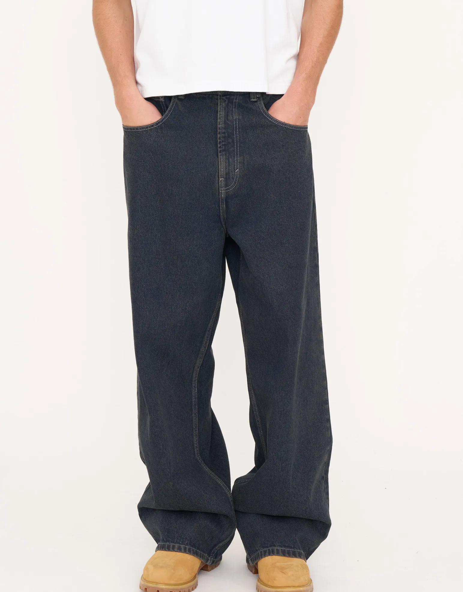 Extra Baggy Fit Jeans in Washed Black