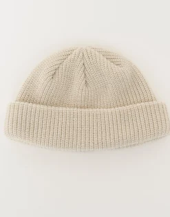 Fisherman Ribbed Beanie in Black