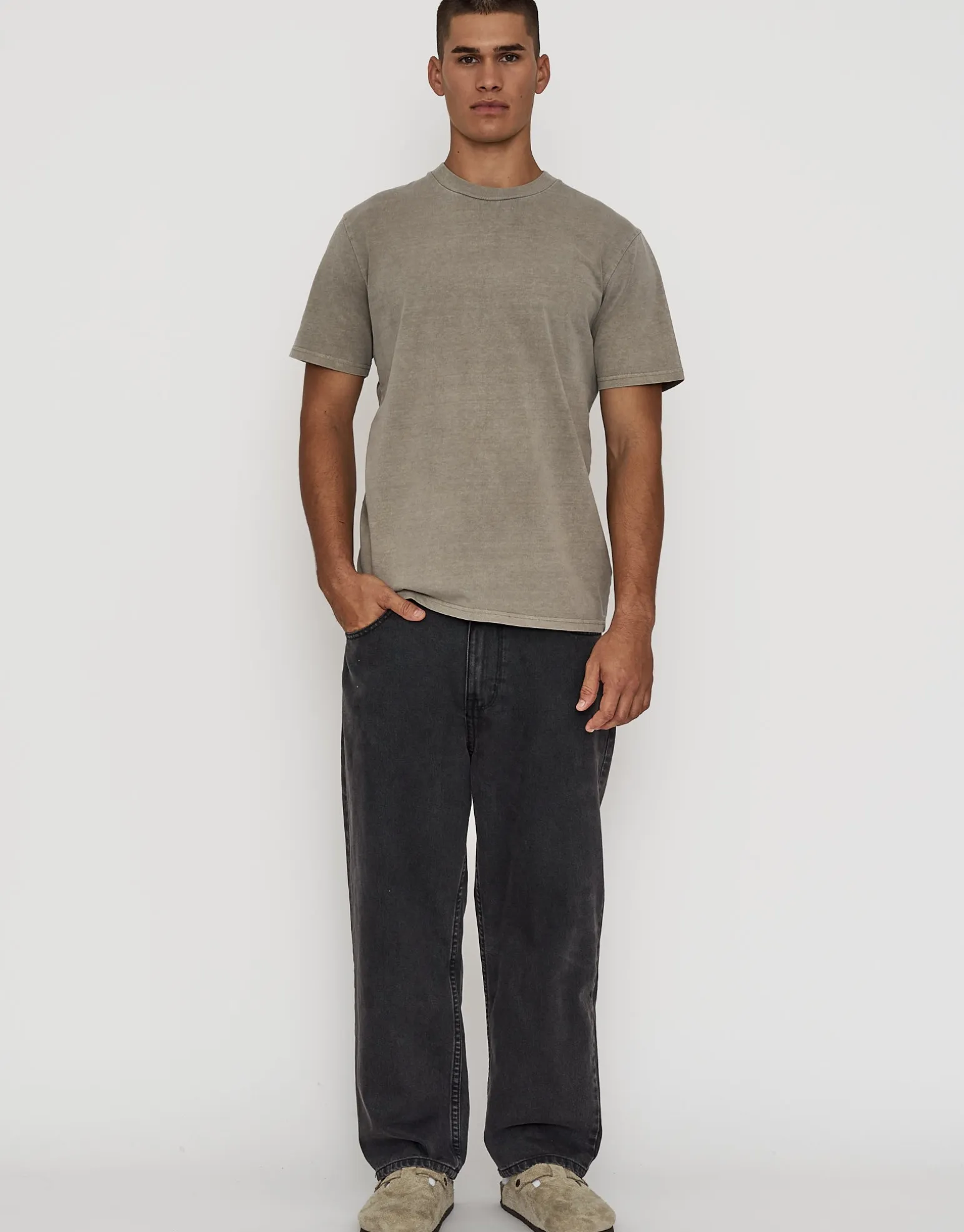 Heavyweight Regular Fit T Shirt in Black