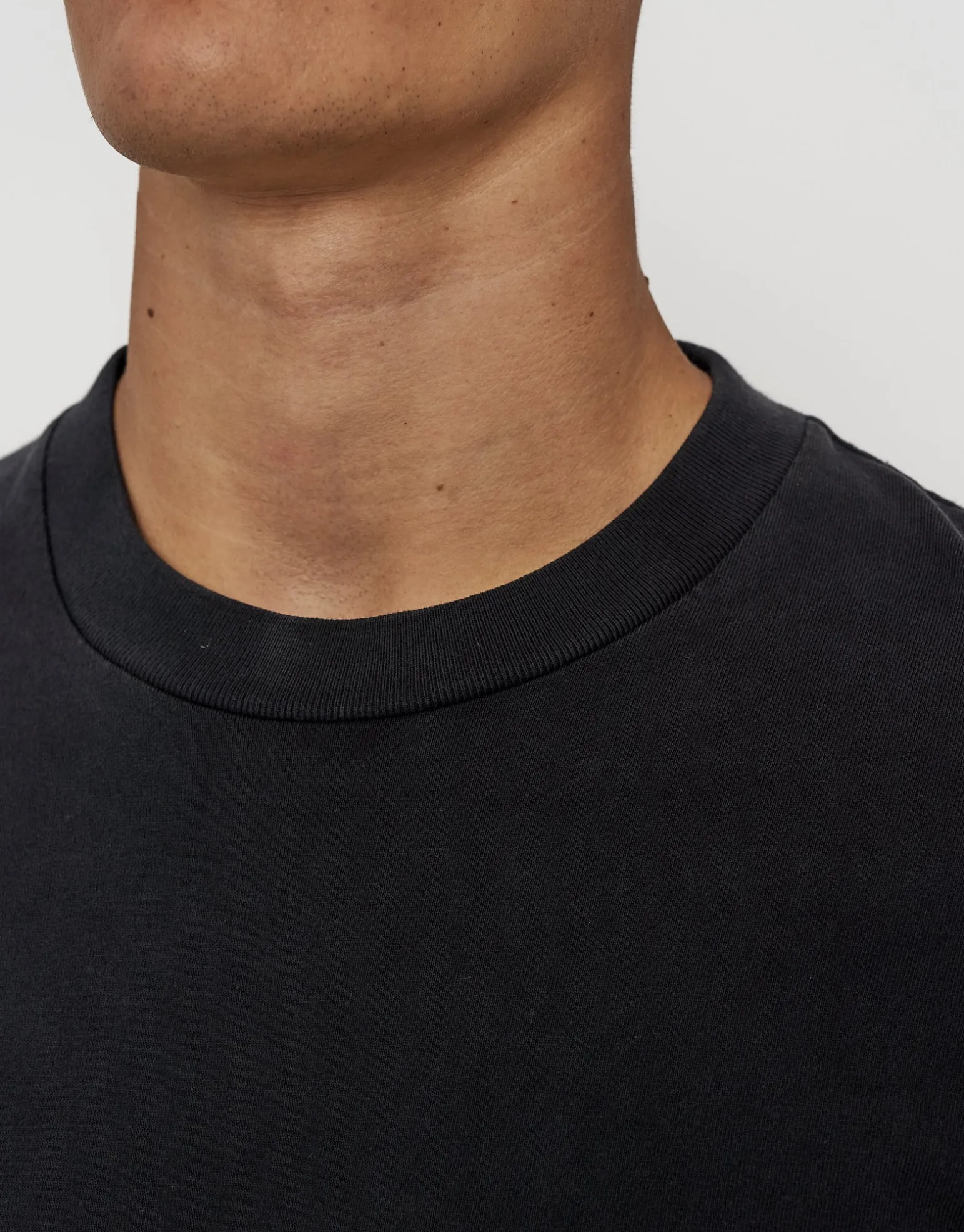 Heavyweight Regular Fit T Shirt in Black