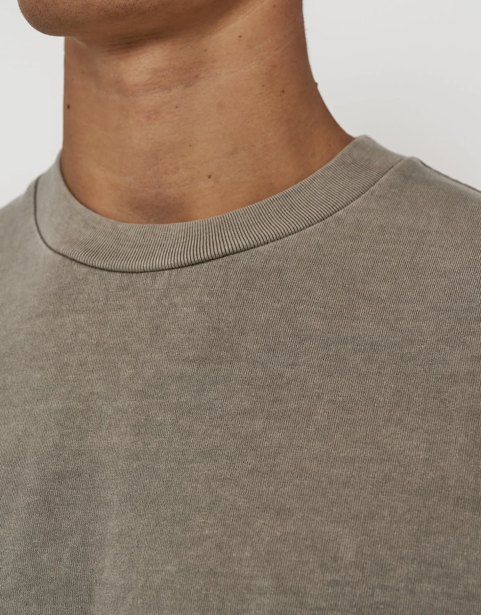 Heavyweight Regular Fit T Shirt in Black