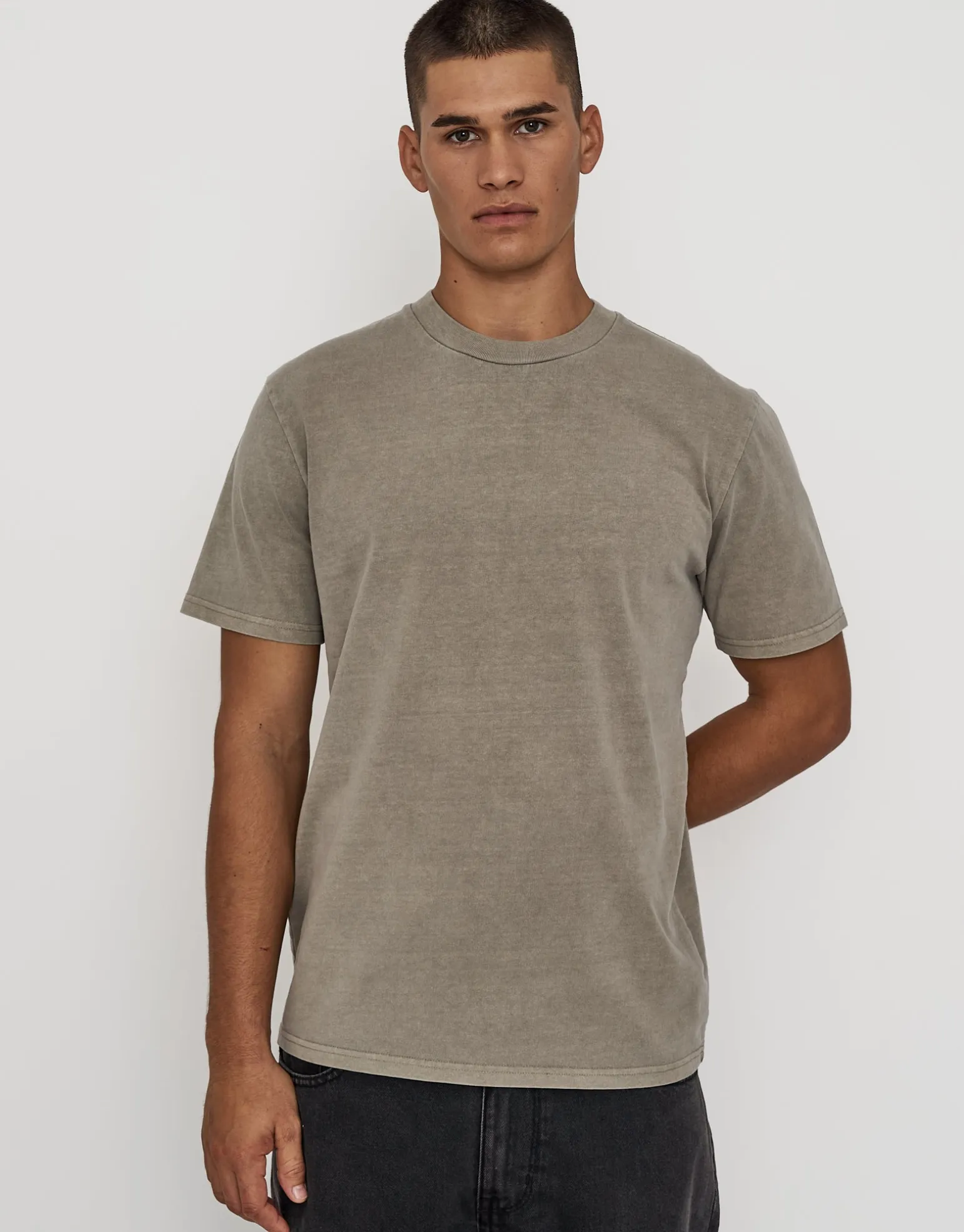 Heavyweight Regular Fit T Shirt in Black