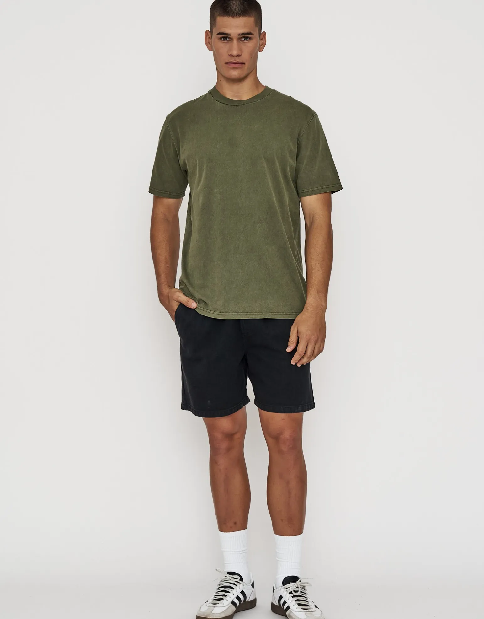 Heavyweight Regular Fit T Shirt in Black