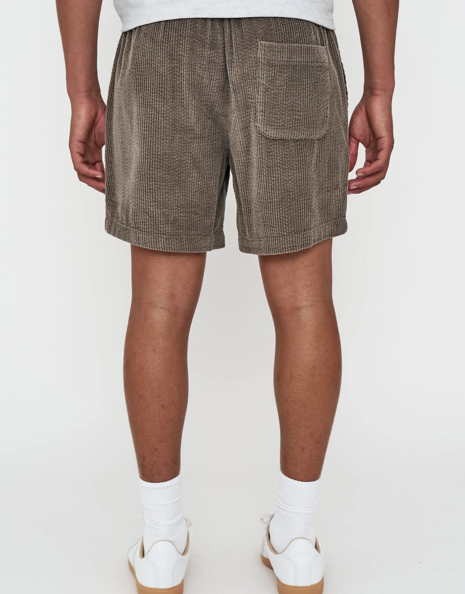 Jumbo Cord Shorts in Green