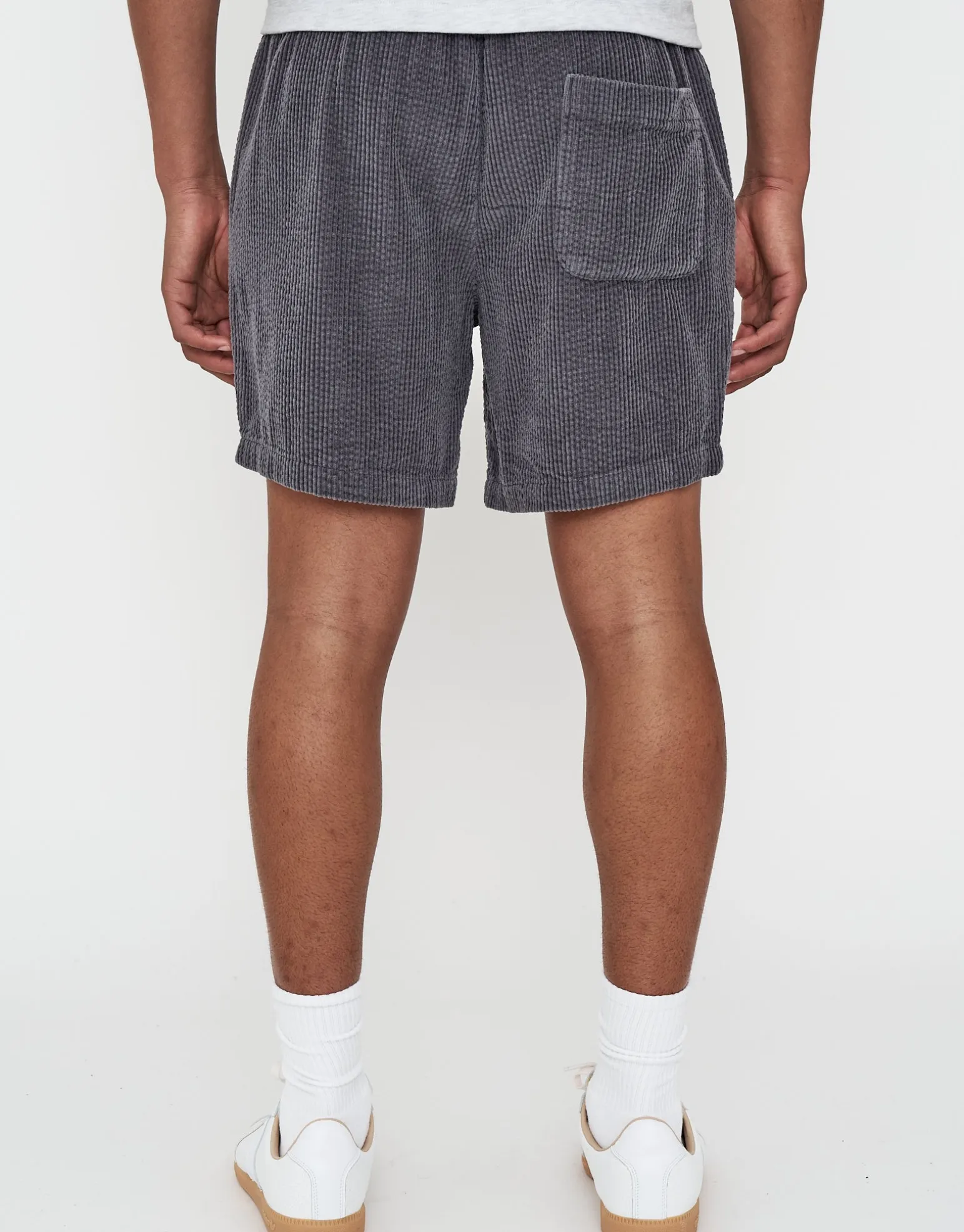Jumbo Cord Shorts in Green