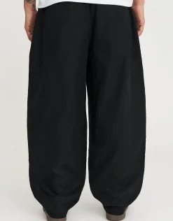 Madison Barrel Fit Pleated Pants in Black