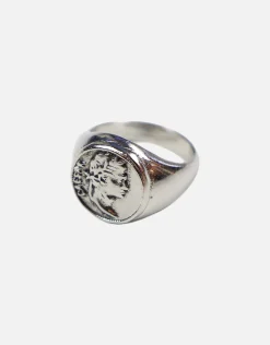 Medallion Ring in Vintage Silver