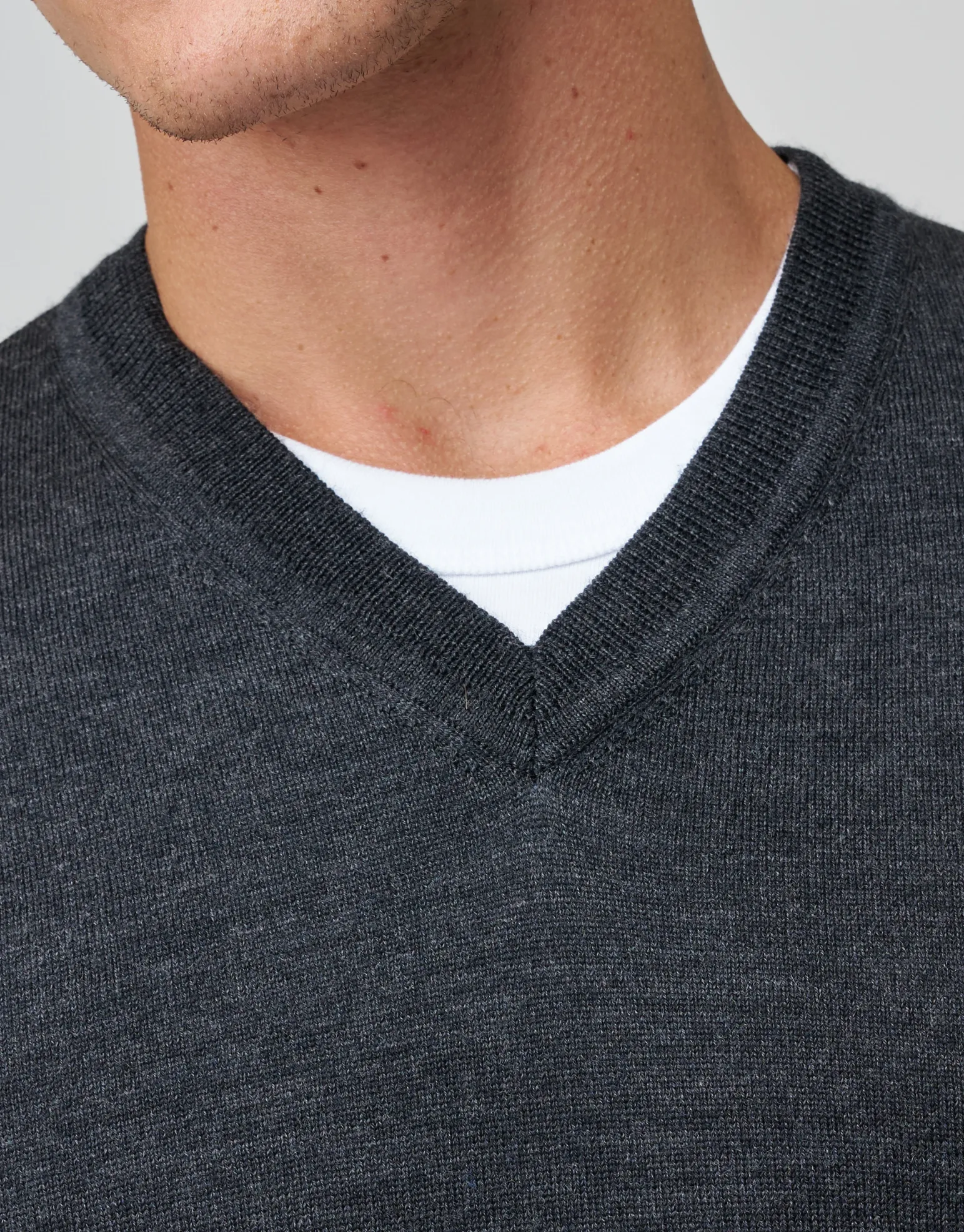 100% Merino V Neck Knit Jumper in Navy Marle