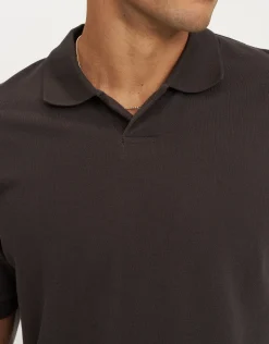 Pique Johnny Collar Short Sleeve Polo in Chocolate