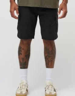 Plain Regular Fit Cargo Shorts in Black