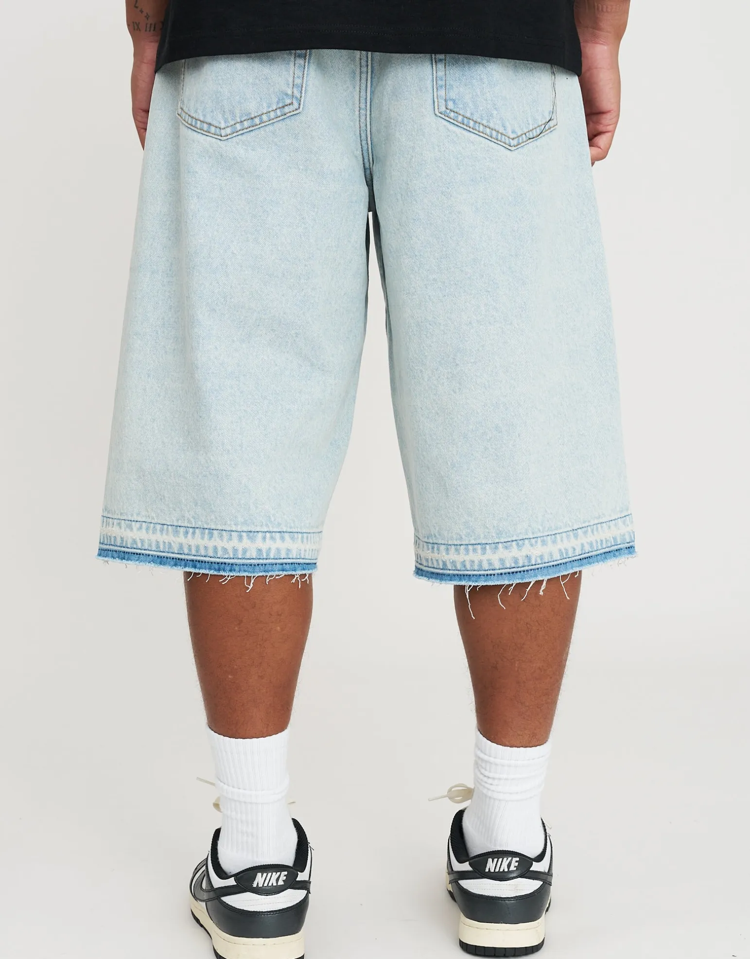 Raw Edge Denim Jort in Vintage Light Blue