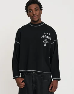 Redstar Cropped Long Sleeve T Shirt in Black
