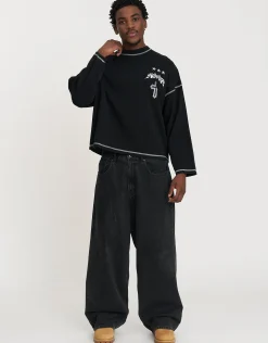 Redstar Cropped Long Sleeve T Shirt in Black