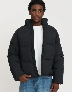 Ripstop Puffer Jacket in Black