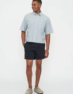 Short Chino Shorts in Black