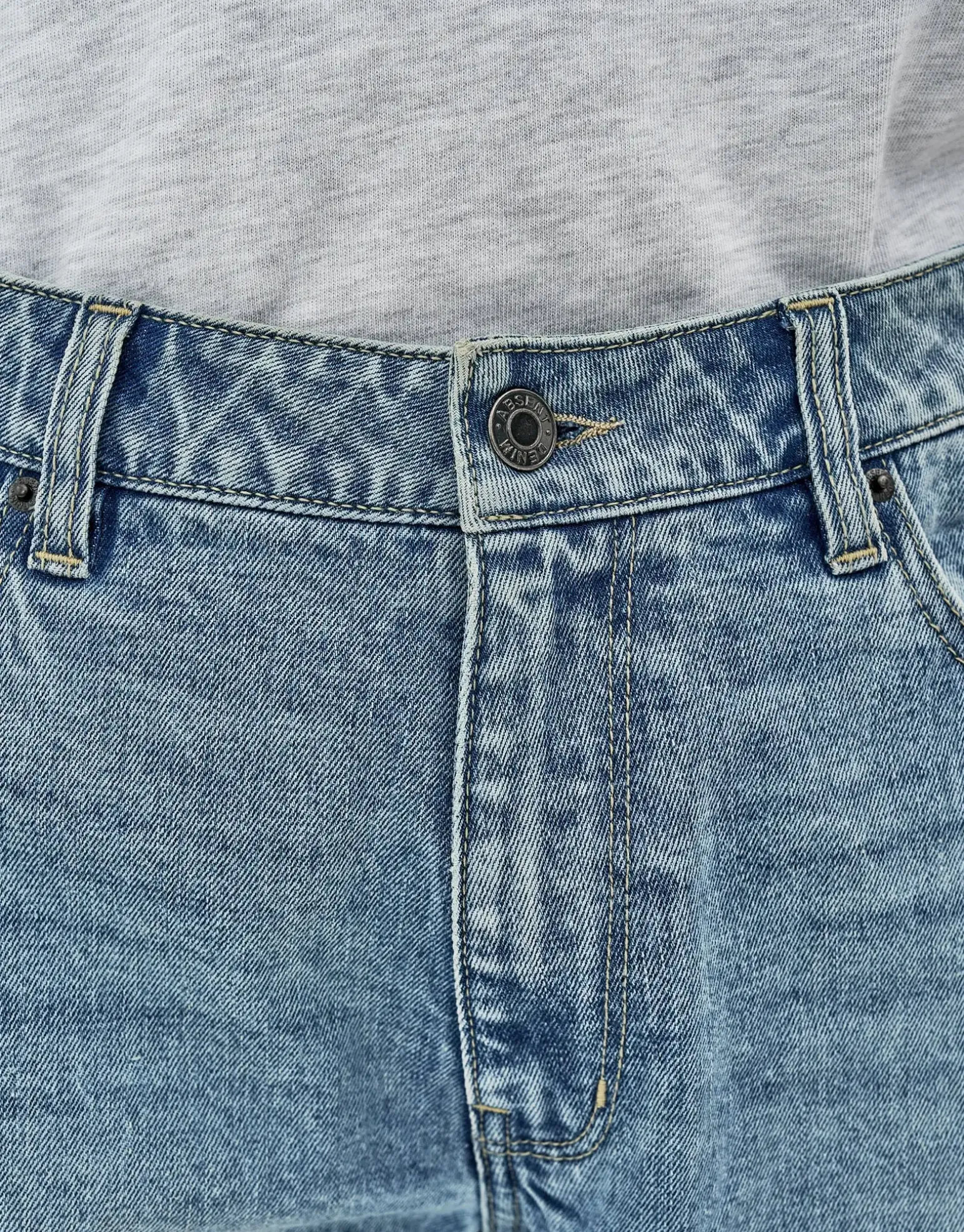 Slim Denim Shorts in Cloud White