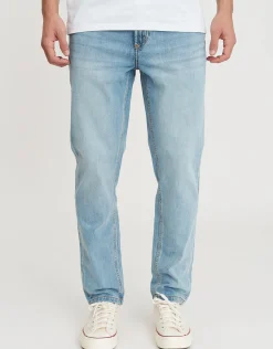 Slim Fit Jeans in Solid Black