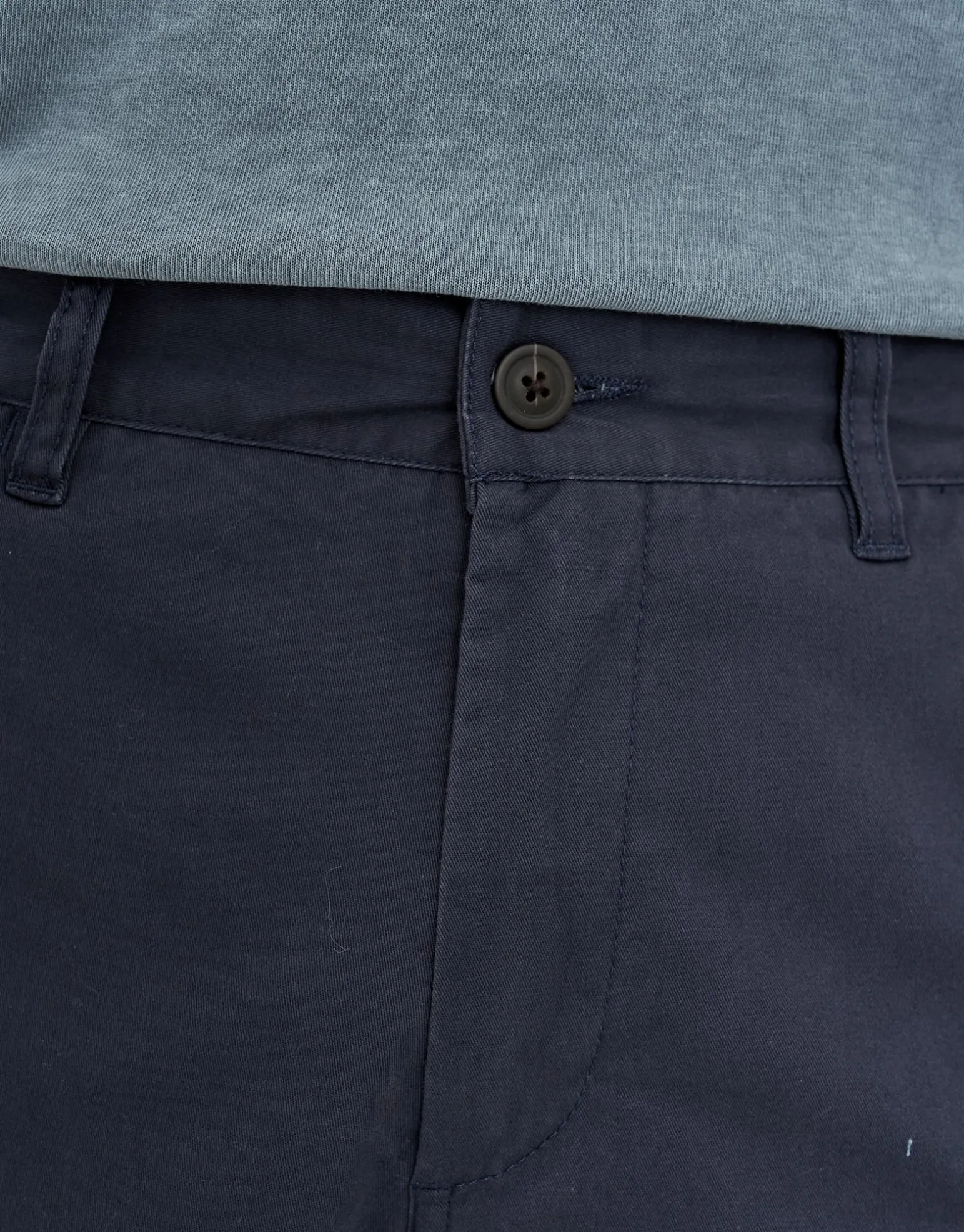 Stretch Chino Slim Fit Shorts in Sand