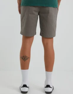 Stretch Chino Slim Fit Shorts in Sand