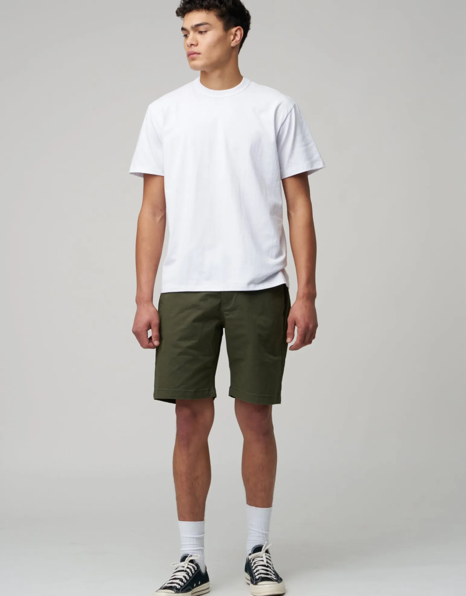 Stretch Chino Slim Fit Shorts in Navy