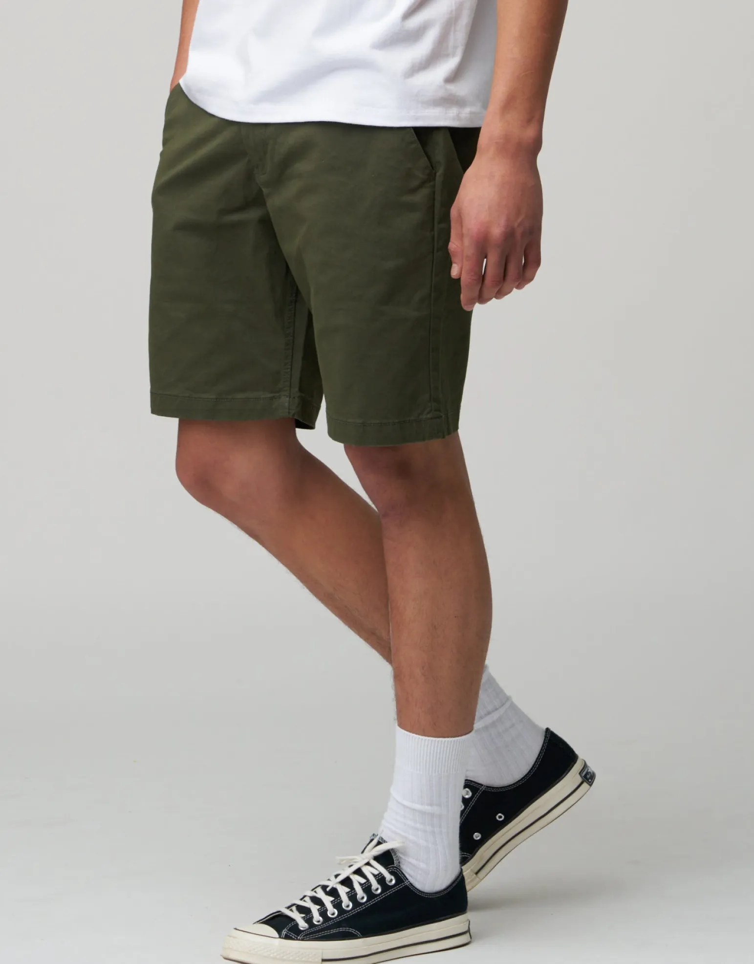 Stretch Chino Slim Fit Shorts in Navy