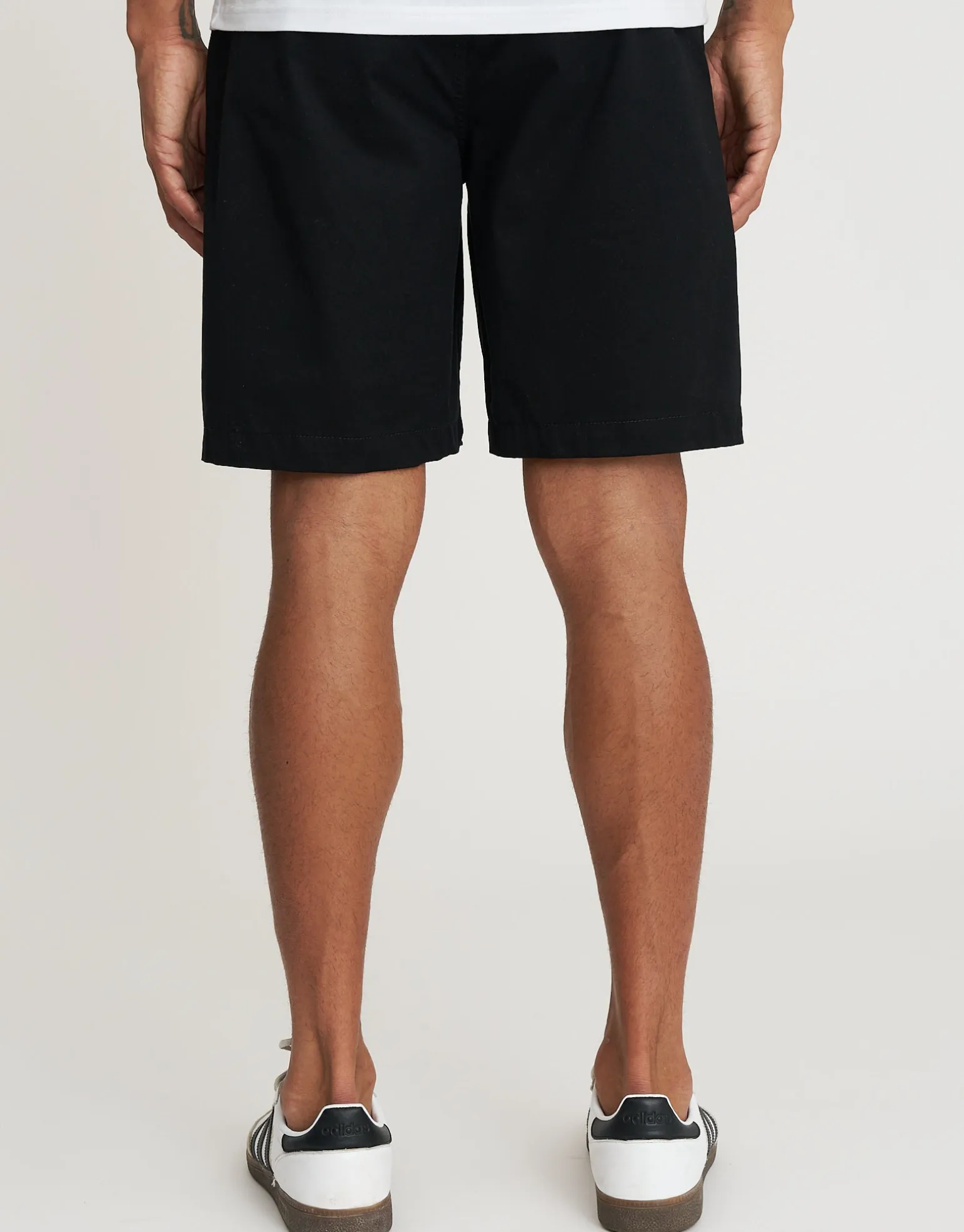 Stretch Chino Slim Fit Shorts in Navy