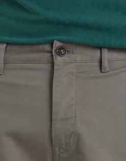 Stretch Chino Slim Fit Shorts in Navy