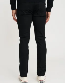 Taper Fit Jeans in Solid Black
